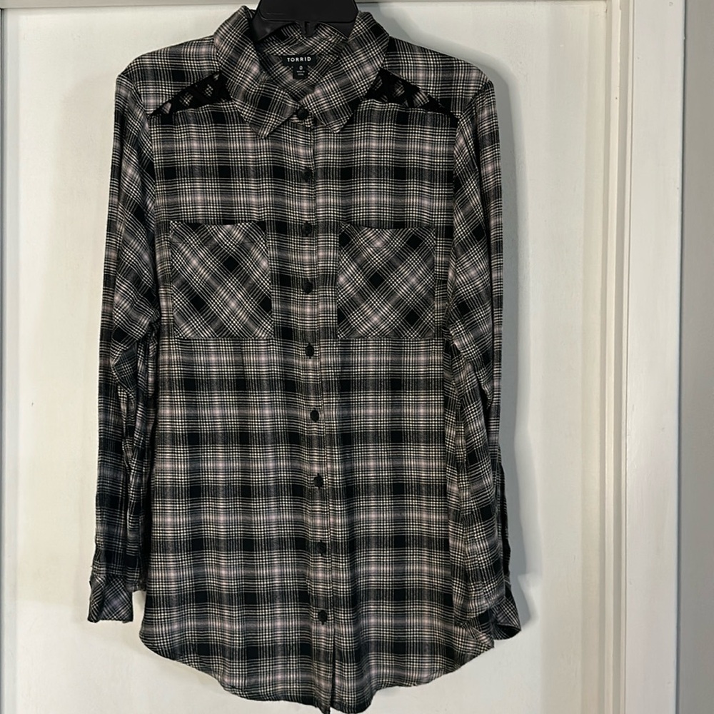 Women’s Torrid Long Sleeve Thin Flannel Top Size 0